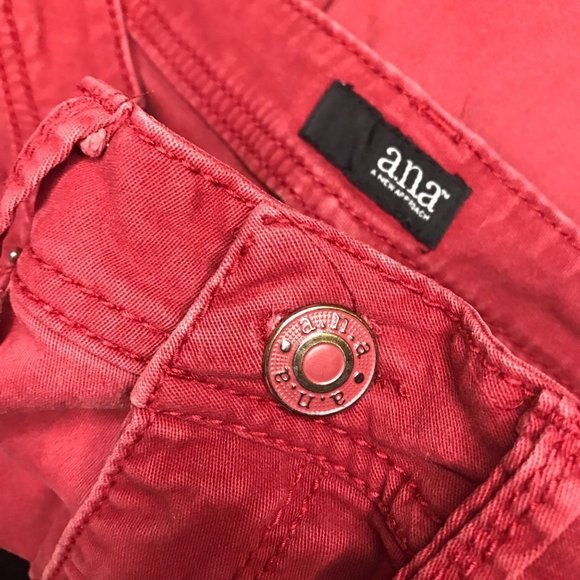 GUC $52 A.N.A Womens Size 4 Red Skinny Casual Disneybound Mickey Mouse Pants - Picture 8 of 9